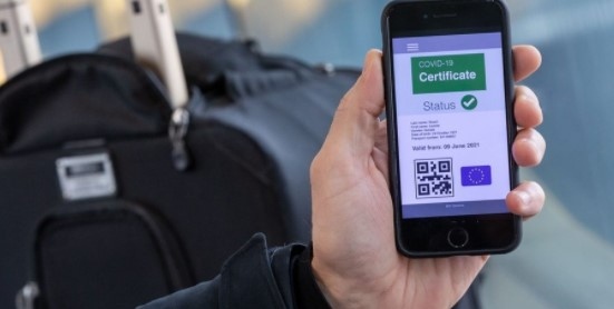 Европейската комисия ще предложи ваксинацията срещу COVID 19 да осигурява свободно